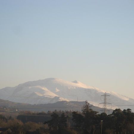 Groeslon Ty Mawr B & B Llanddeiniolen Dış mekan fotoğraf